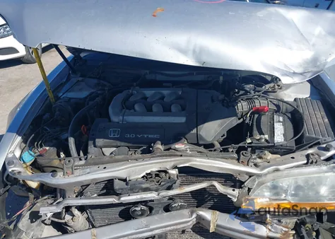 2002 Honda Accord 3.0 Ex z USA, uszkodzony, nr VIN 1HGCG22502A008630